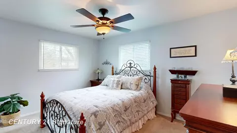 Bedroom - 5405 River Rdg, Flushing, MI 48433 photo 3 of 6