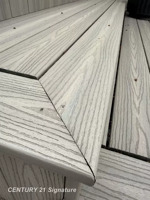 Exterior - 5405 River Rdg, Flushing, MI 48433 photo 9 of 10