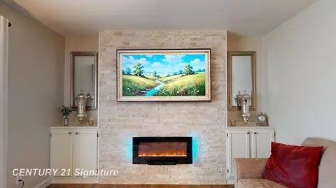 Living - 5405 River Rdg, Flushing, MI 48433 photo 2 of 4