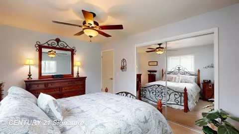 Bedroom - 5405 River Rdg, Flushing, MI 48433 photo 4 of 6