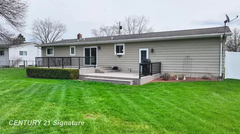 Exterior - 5405 River Rdg, Flushing, MI 48433 photo 5 of 10
