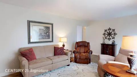 Living - 5405 River Rdg, Flushing, MI 48433 photo 3 of 4