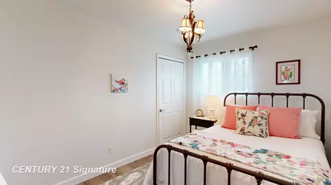 Bedroom - 5405 River Rdg, Flushing, MI 48433 photo 6 of 6