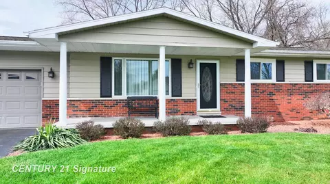 Exterior - 5405 River Rdg, Flushing, MI 48433 photo 1 of 10
