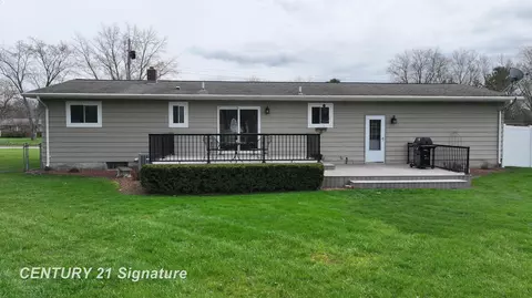 Exterior - 5405 River Rdg, Flushing, MI 48433 photo 6 of 10