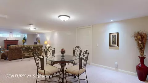 Dining - 5405 River Rdg, Flushing, MI 48433 photo 2 of 2
