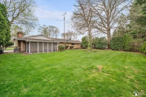 Exterior - 1170 Hillcrest, Temperance, MI 48182 photo 7 of 11