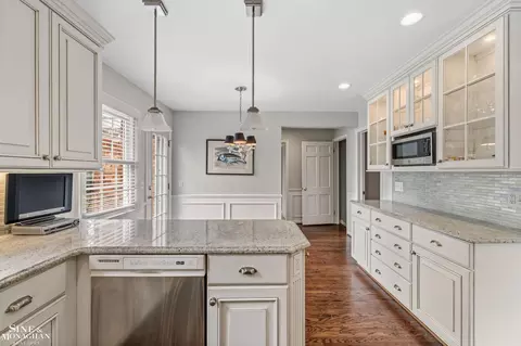 Kitchen - 171 Moran, Grosse Pointe Farms, MI 48236 photo 5 of 5