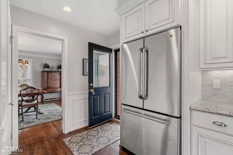 Entry Way - 171 Moran, Grosse Pointe Farms, MI 48236 photo 3 of 4