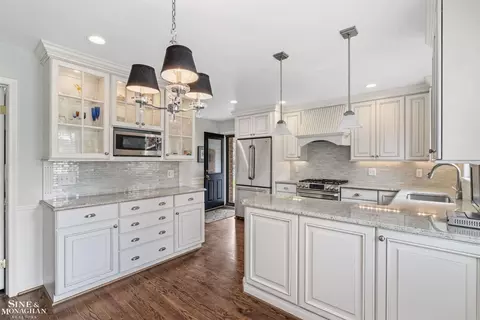 Kitchen - 171 Moran, Grosse Pointe Farms, MI 48236 photo 2 of 5
