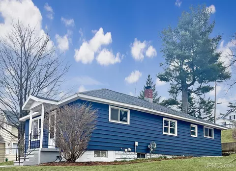 608 Roycroft, Kingsford, MI 49802