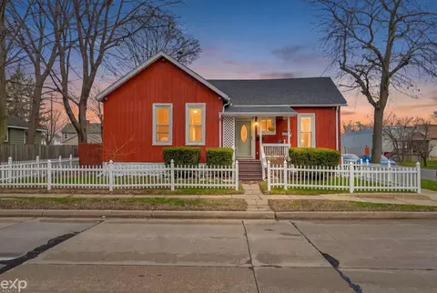 903 Oak, Port Huron, MI 48060