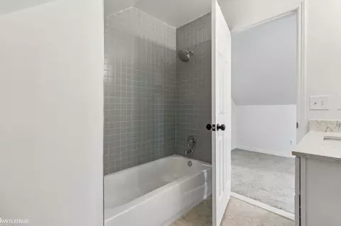 Bath - 45880 Brookside N #93, Macomb, MI 48044 photo 5 of 6