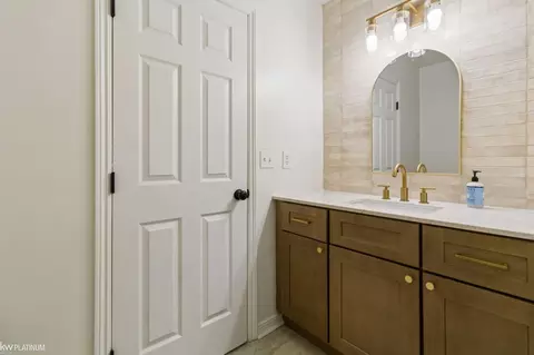 Bath - 45880 Brookside N #93, Macomb, MI 48044 photo 1 of 6