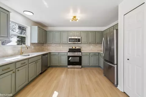 Kitchen - 45880 Brookside N #93, Macomb, MI 48044 photo 3 of 3