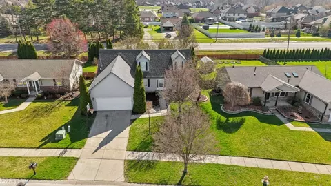 45880 Brookside N #93, Macomb, MI 48044
