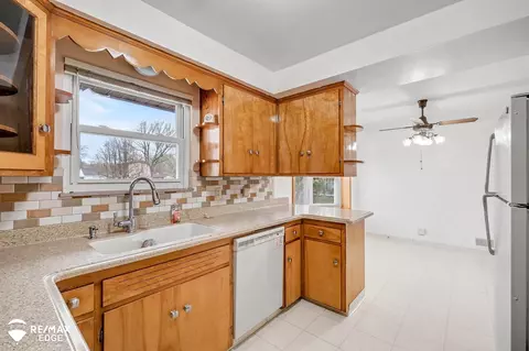 Kitchen - 3005 Lanning, Flint, MI 48506 photo 2 of 2