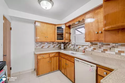 Kitchen - 3005 Lanning, Flint, MI 48506 photo 1 of 2
