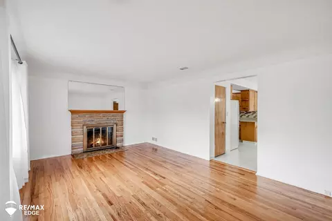 Living - 3005 Lanning, Flint, MI 48506 photo 2 of 2