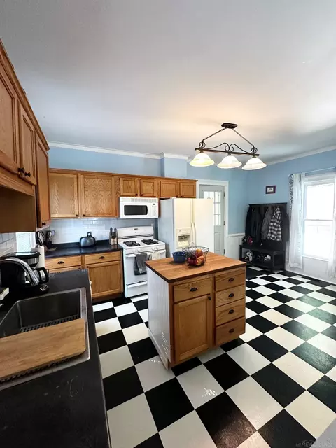 Kitchen - 284 E Saint Clair, Romeo, MI 48065 photo 1 of 2