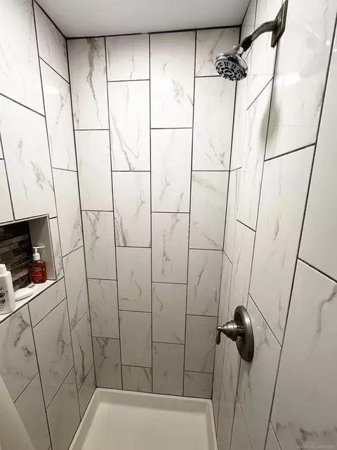 Bath - 284 E Saint Clair, Romeo, MI 48065 photo 2 of 2