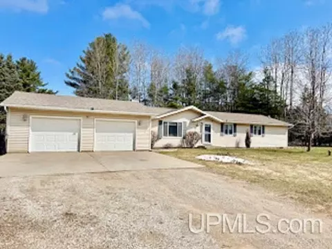 6820 Charles, Escanaba, MI 49829