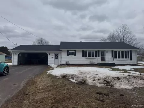 1009 Halliday, L'anse, MI 49946