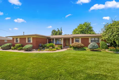38151 Seaway, Harrison Township, MI 48045