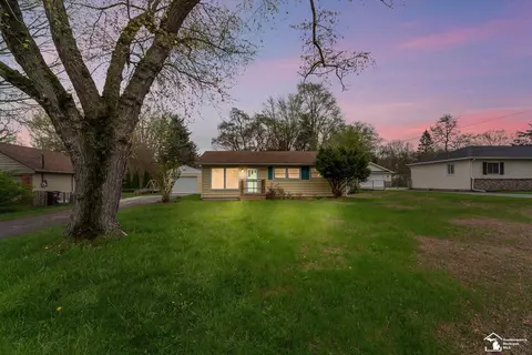8898 Woodside, Temperance, MI 48182
