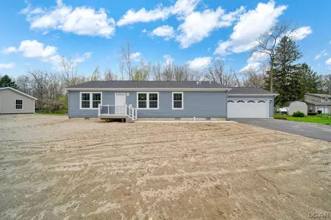 4762 Hooks Ml, Adrian, MI 49221