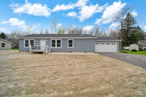 Exterior - 4762 Hooks Ml, Adrian, MI 49221 photo 9 of 10