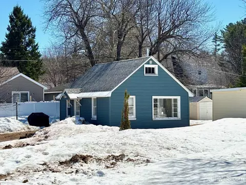 Exterior - 160 N Lilac, Ishpeming, MI 49849 photo 2 of 8
