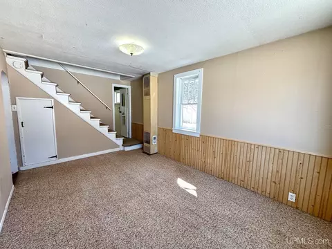 Living - 160 N Lilac, Ishpeming, MI 49849 photo 5 of 7
