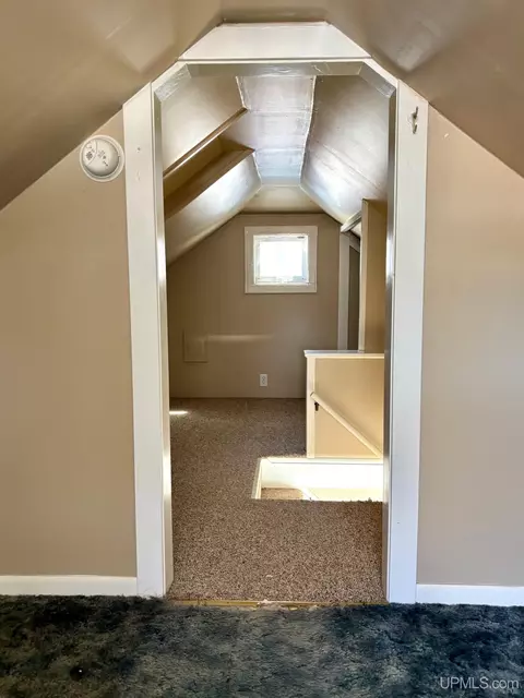 Entry Way - 160 N Lilac, Ishpeming, MI 49849 photo 1 of 2