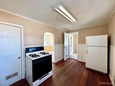 Kitchen - 160 N Lilac, Ishpeming, MI 49849 photo 3 of 10
