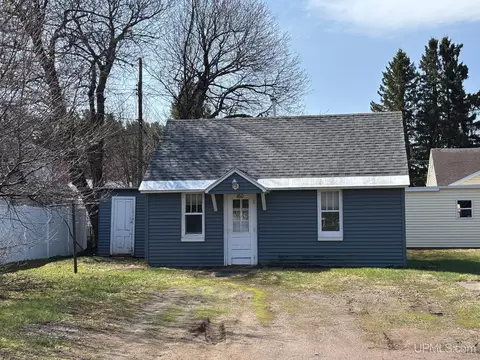 160 N Lilac, Ishpeming, MI 49849