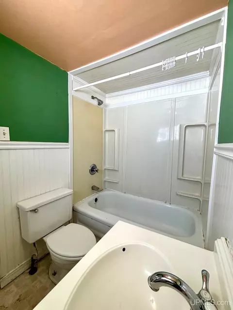 Bath - 160 N Lilac, Ishpeming, MI 49849 photo 1 of 4