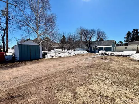 Exterior - 160 N Lilac, Ishpeming, MI 49849 photo 8 of 8