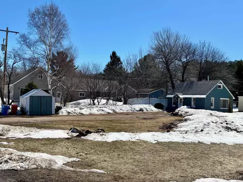 Exterior - 160 N Lilac, Ishpeming, MI 49849 photo 1 of 8
