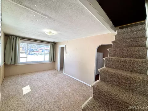 Living - 160 N Lilac, Ishpeming, MI 49849 photo 6 of 7
