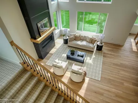 Living - 24610 Sawgrass, Macomb, MI 48042 photo 2 of 4
