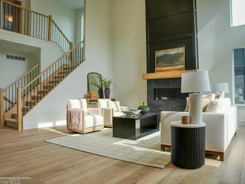 Living - 24610 Sawgrass, Macomb, MI 48042 photo 1 of 4