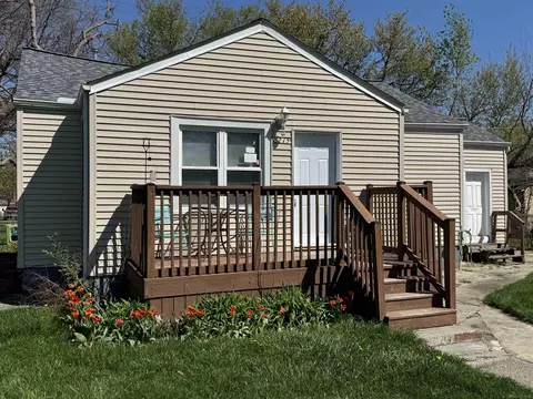 8275 Essex, Warren, MI 48089