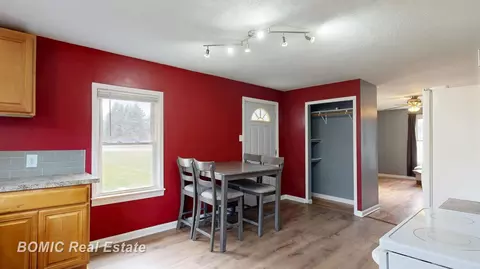 Entry Way - 2751 E Deckerville, Caro, MI 48723 photo 1 of 2