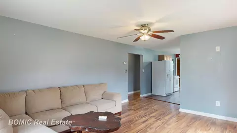 Living - 2751 E Deckerville, Caro, MI 48723 photo 2 of 3