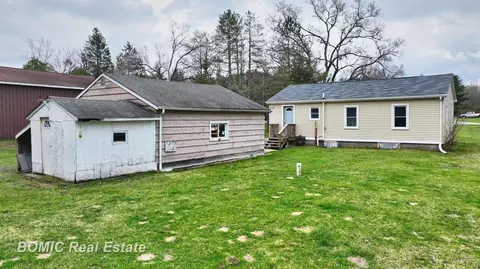Exterior - 2751 E Deckerville, Caro, MI 48723 photo 1 of 2