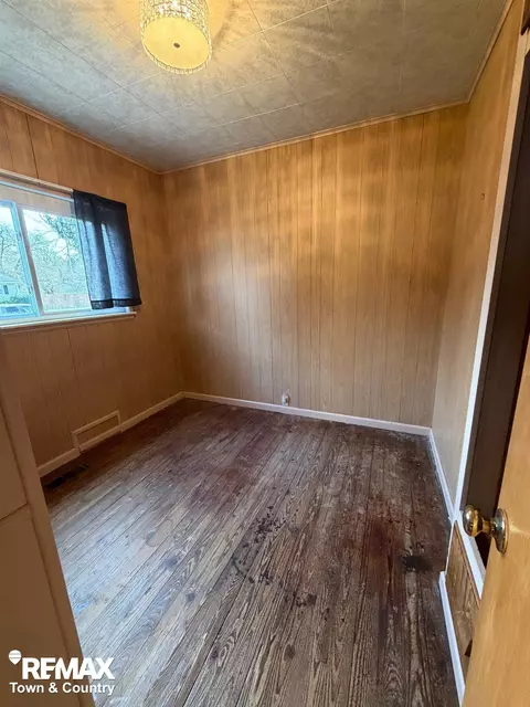 Bedroom - 415 Oak, Mount Morris, MI 48458 photo 2 of 3