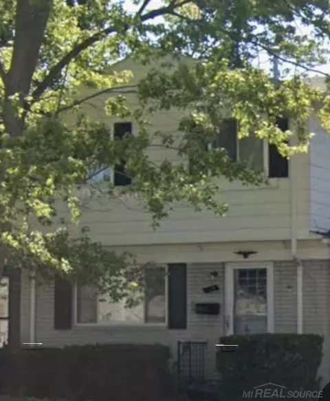 146 Mark Dr, Mount Clemens, MI 48043