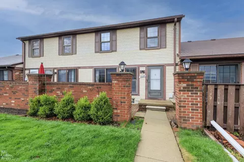 39464 Heatherheath, Clinton Township, MI 48038