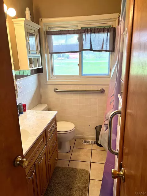 Bath - 1016 River Acres, Tecumseh, MI 49286 photo 1 of 1